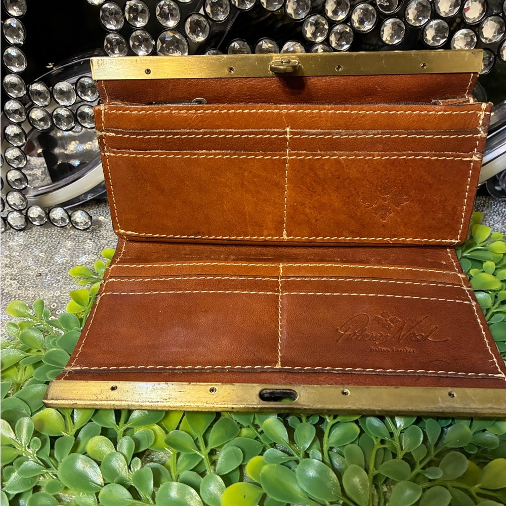 Patricia Nash Tan Frame Wallet - Picture 4 of 8